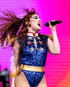 Chappell Roan - Jazzy Giraffe