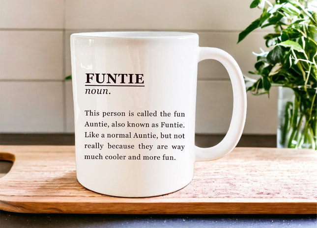 Funtie / Fun Auntie mug - Jazzy Giraffe Mug