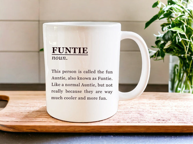 Funtie / Fun Auntie mug - Jazzy Giraffe Mug