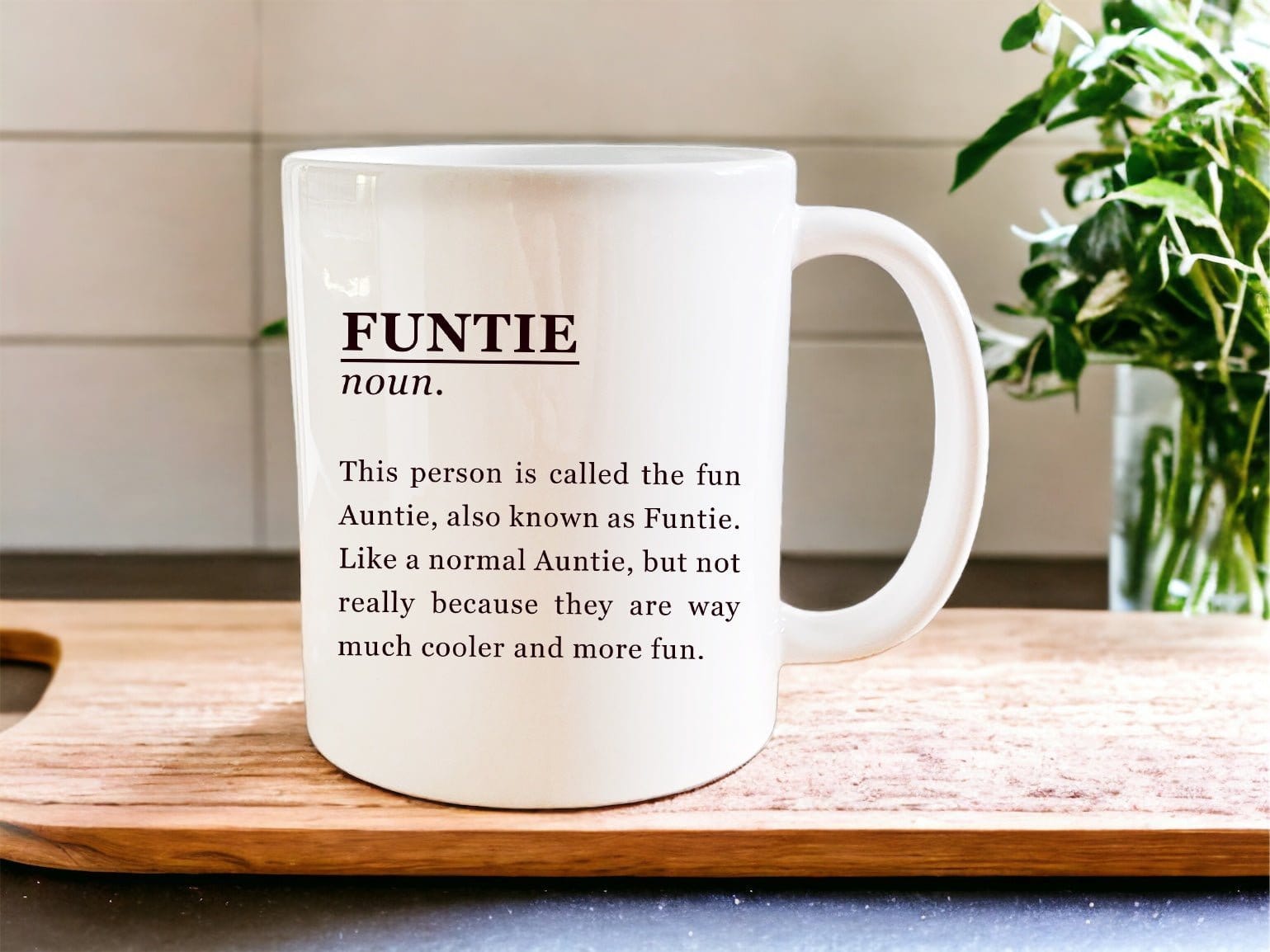 Funtie / Fun Auntie mug - Jazzy Giraffe Mug